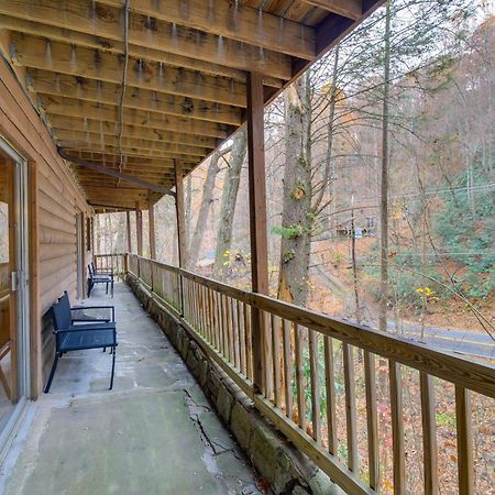 Gatlinburg A-Frame Home With Hot Tub Near Parkway Exterior photo