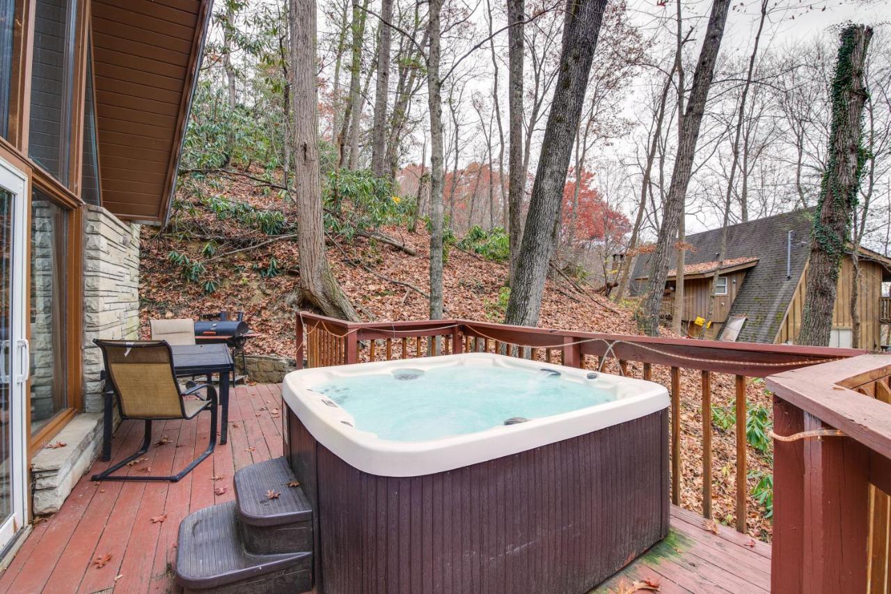 Gatlinburg A-Frame Home With Hot Tub Near Parkway Exterior photo