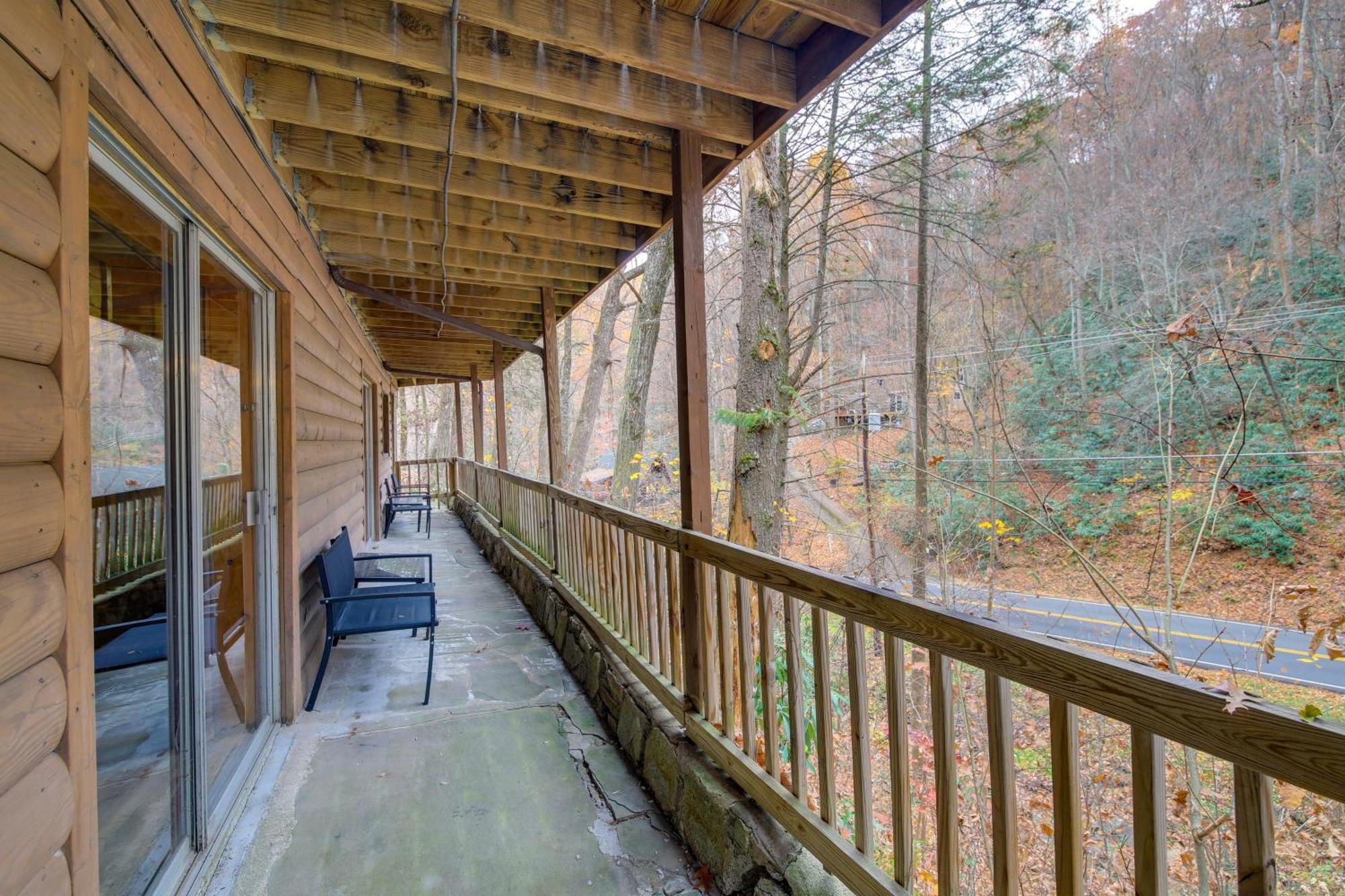 Gatlinburg A-Frame Home With Hot Tub Near Parkway Exterior photo