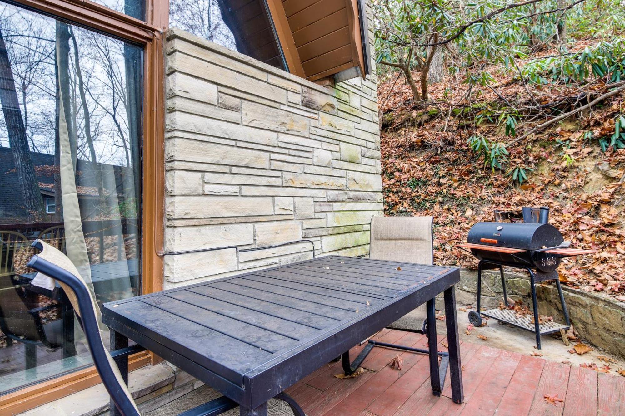 Gatlinburg A-Frame Home With Hot Tub Near Parkway Exterior photo