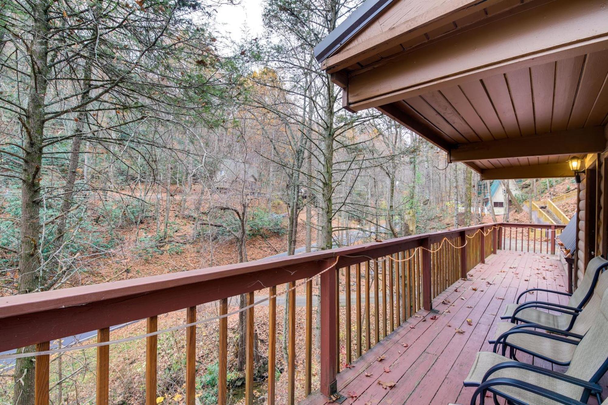 Gatlinburg A-Frame Home With Hot Tub Near Parkway Exterior photo