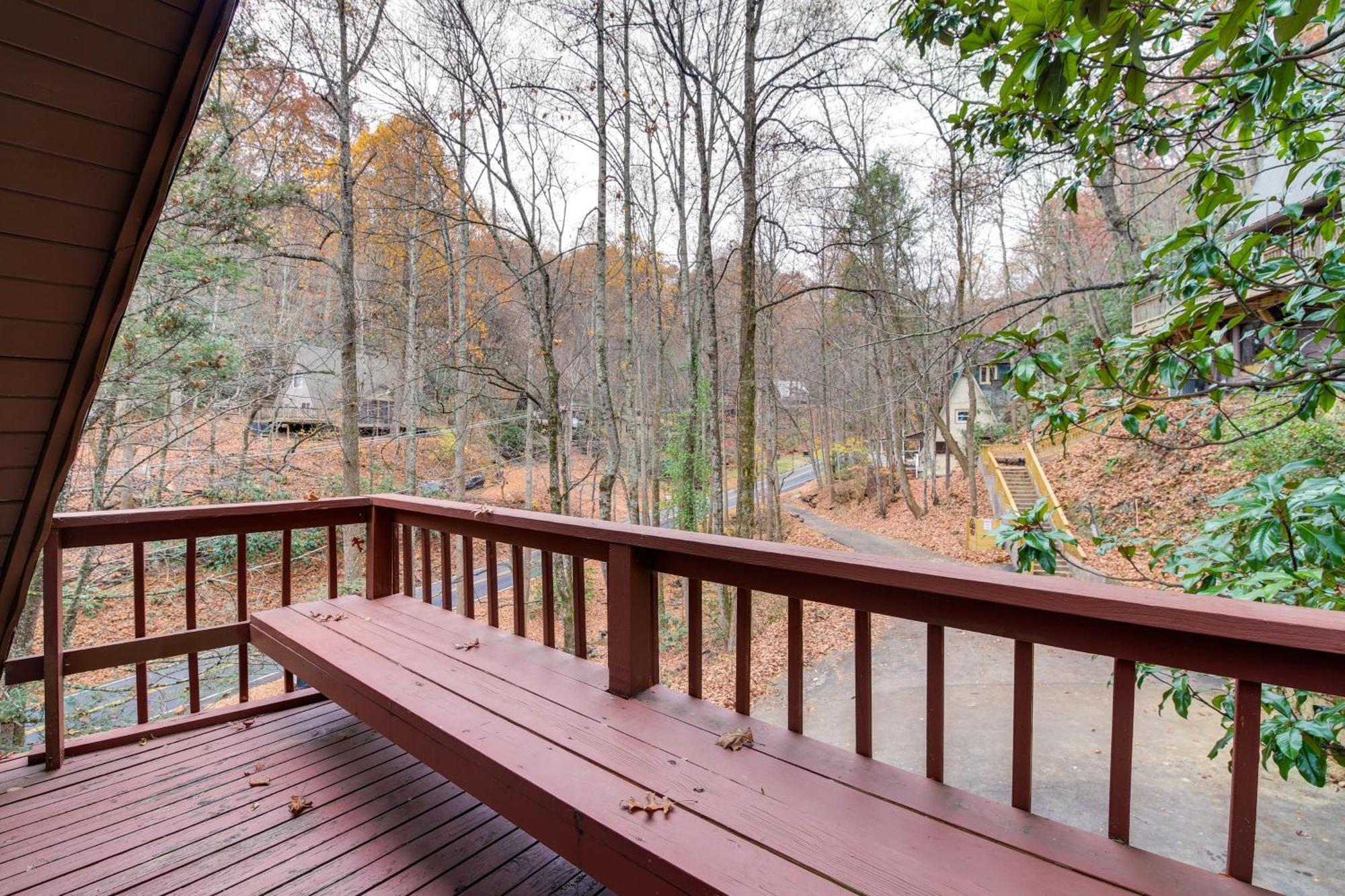 Gatlinburg A-Frame Home With Hot Tub Near Parkway Exterior photo