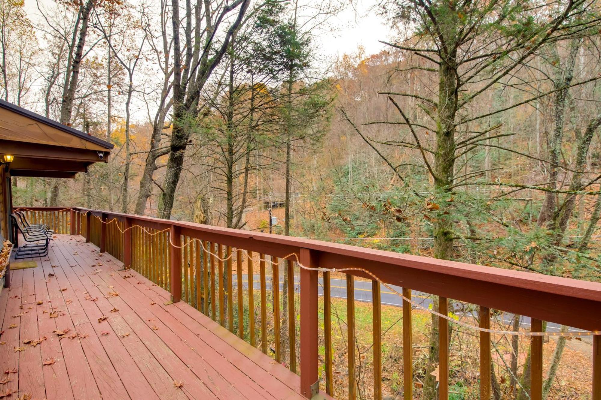 Gatlinburg A-Frame Home With Hot Tub Near Parkway Exterior photo