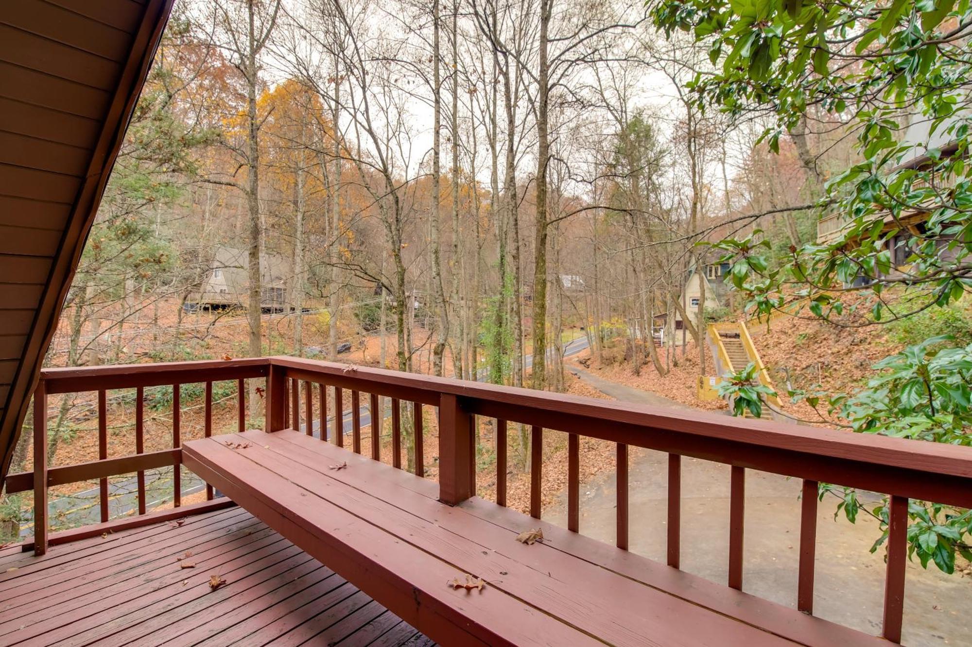 Gatlinburg A-Frame Home With Hot Tub Near Parkway Exterior photo
