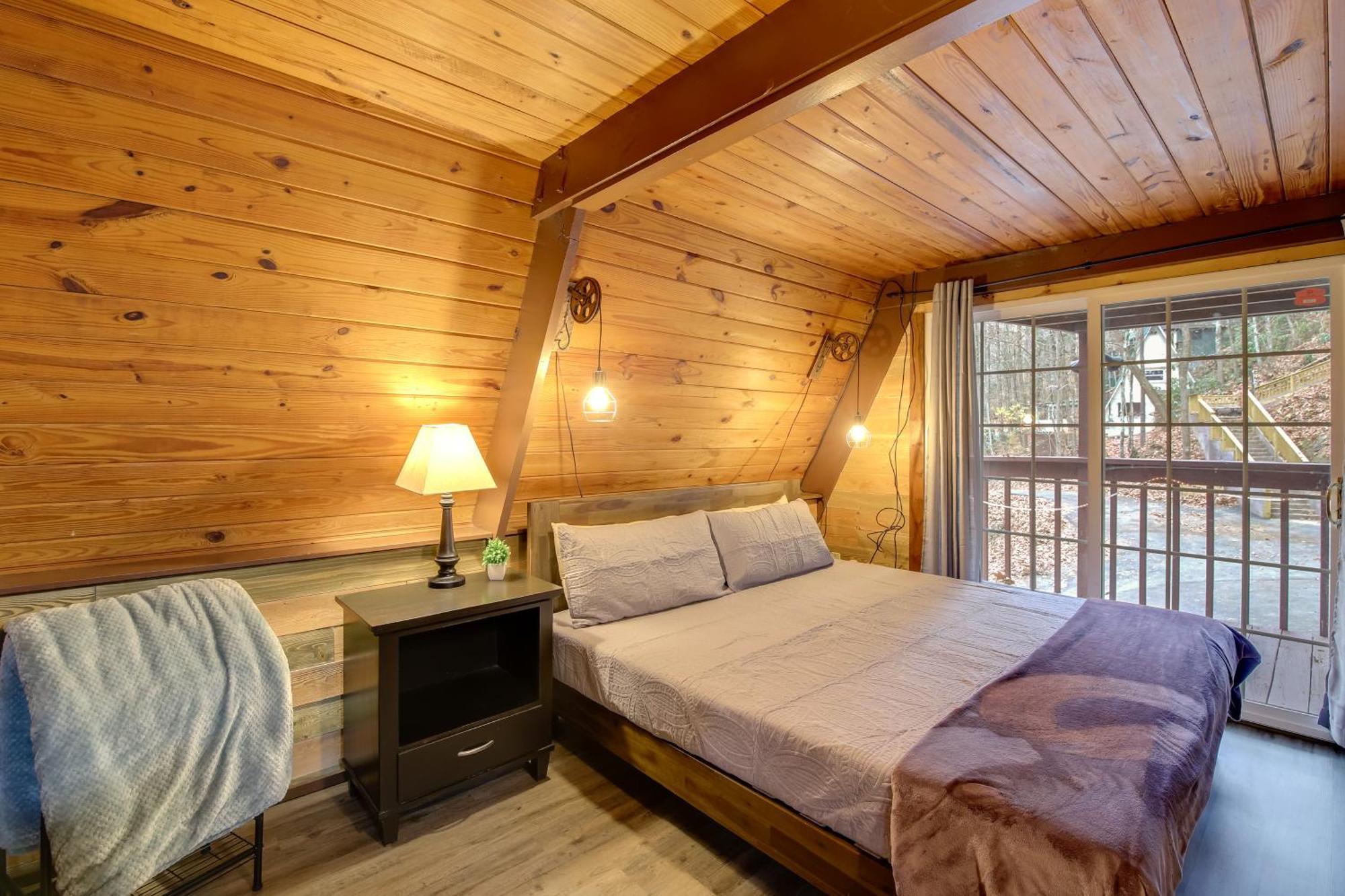 Gatlinburg A-Frame Home With Hot Tub Near Parkway Exterior photo