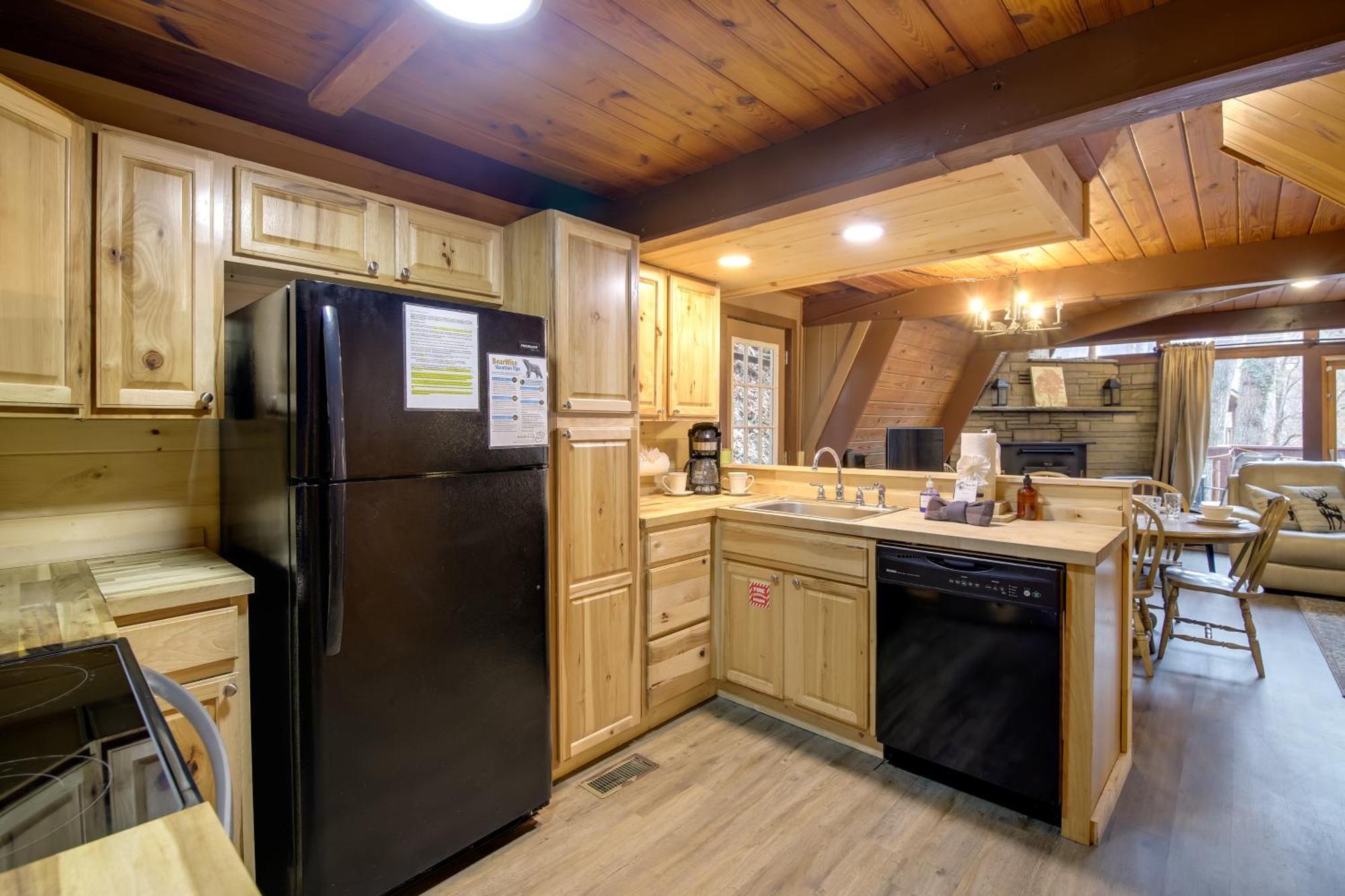 Gatlinburg A-Frame Home With Hot Tub Near Parkway Exterior photo