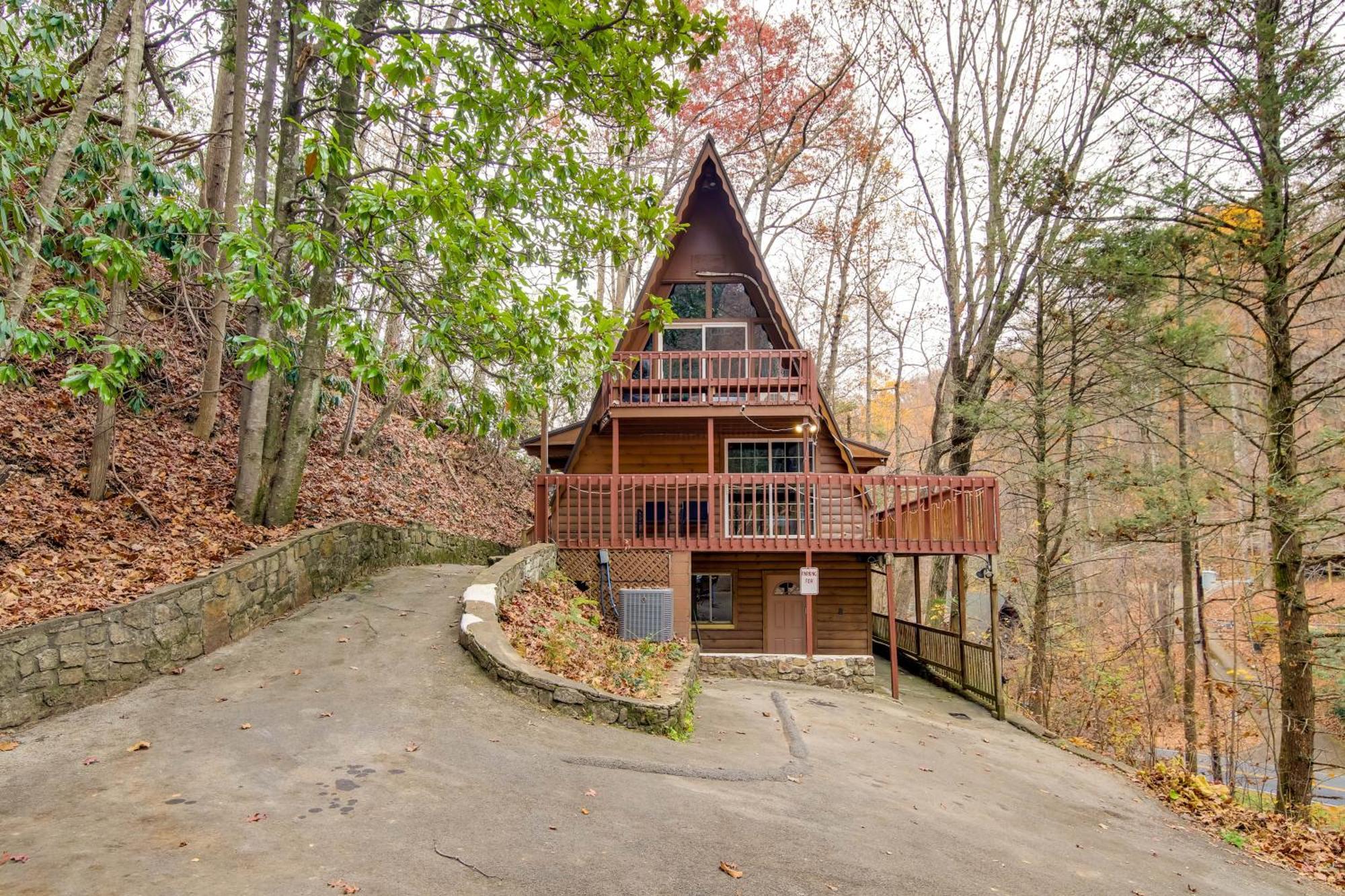 Gatlinburg A-Frame Home With Hot Tub Near Parkway Exterior photo
