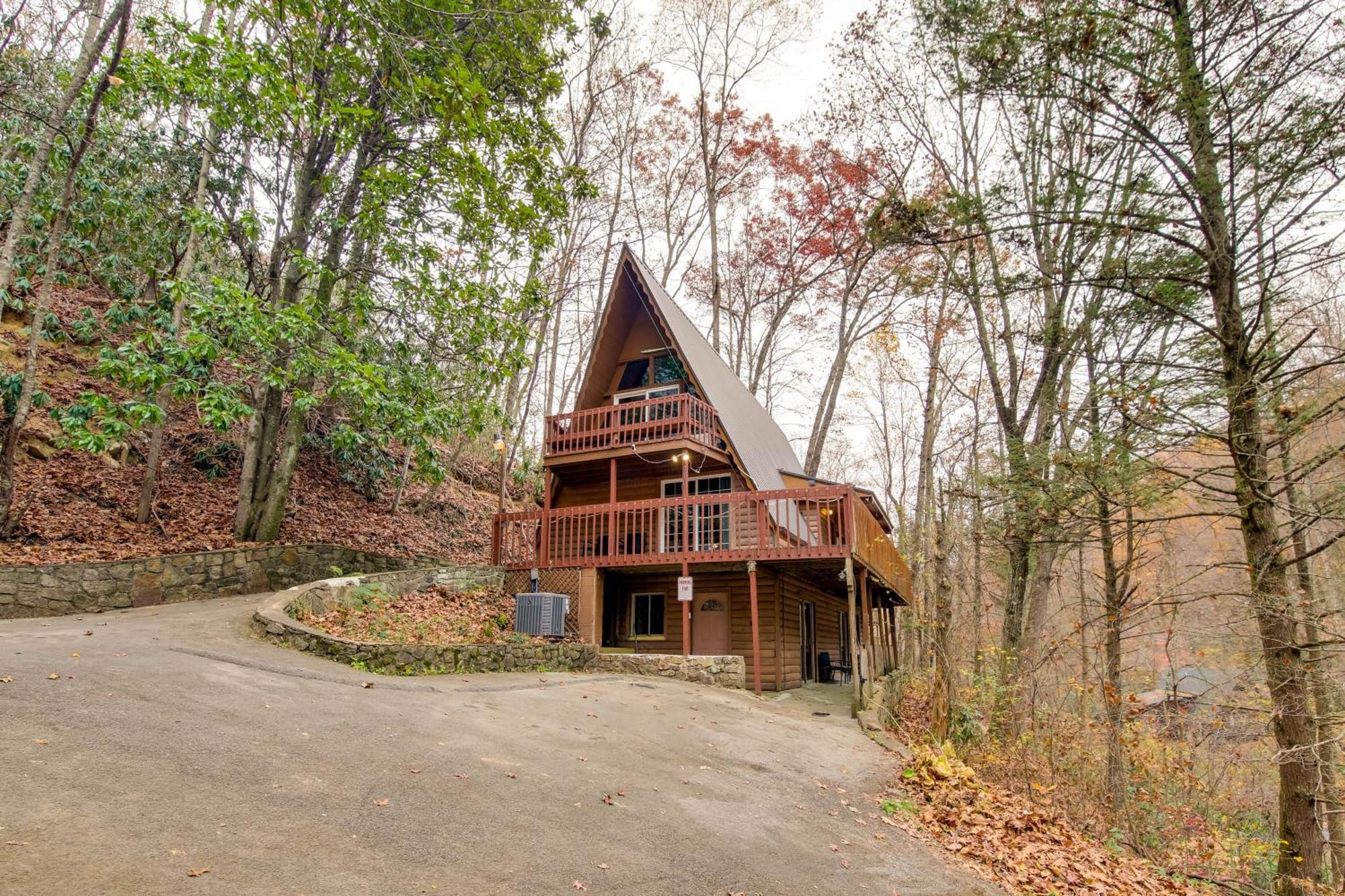 Gatlinburg A-Frame Home With Hot Tub Near Parkway Exterior photo